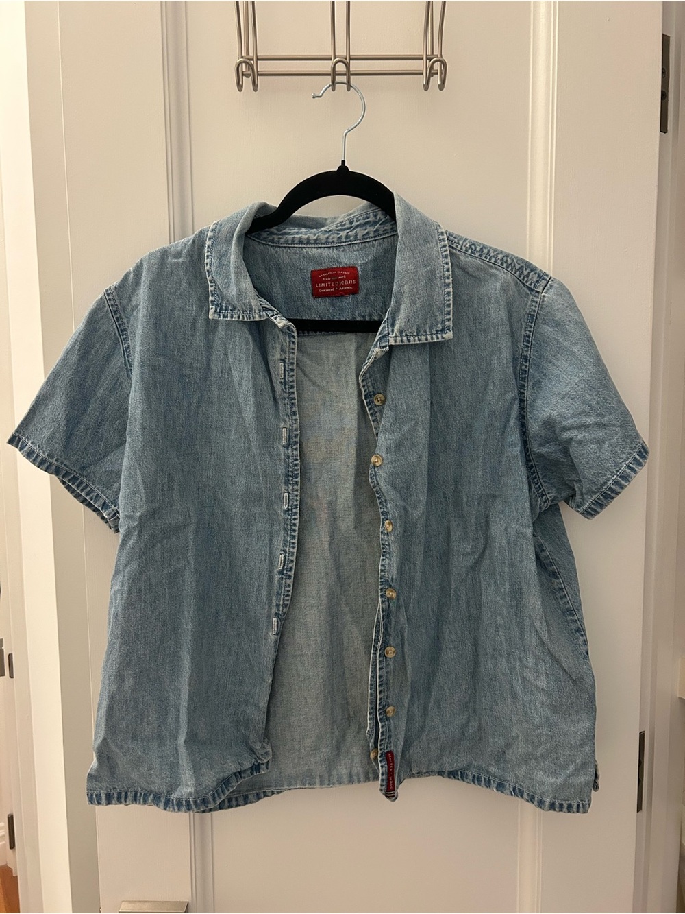 The Limited Light Blue Short-Sleeve Denim Button-Up Shirt